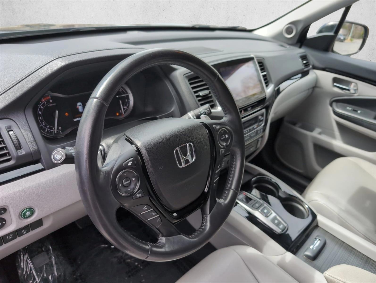 Thumbnail: 2017 Honda Pilot - 2