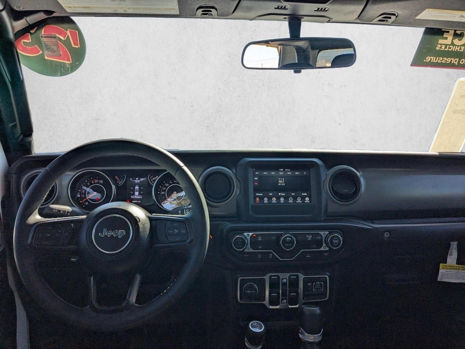 Thumbnail: 2023 Jeep Gladiator - 3