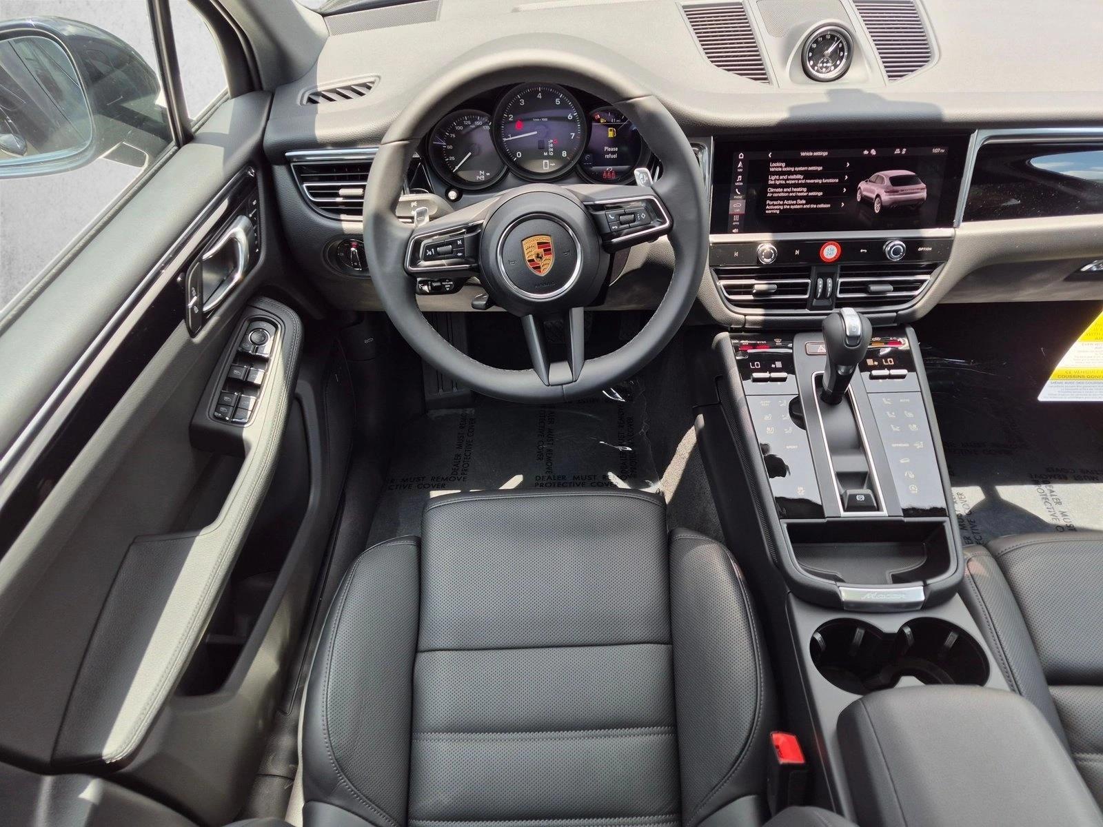Thumbnail: 2026 Porsche Macan - 4