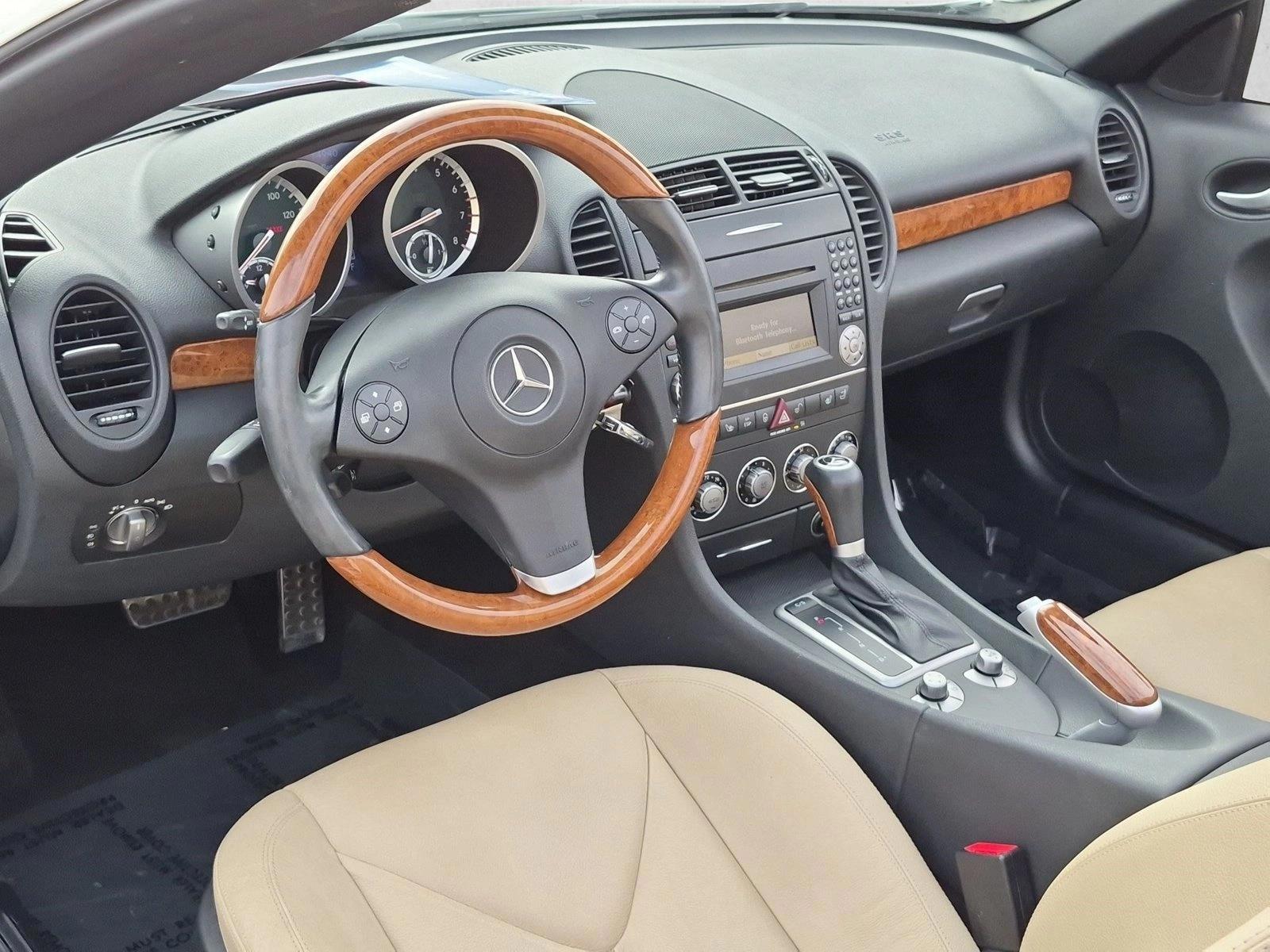 Thumbnail: 2010 Mercedes-Benz SLK - 3