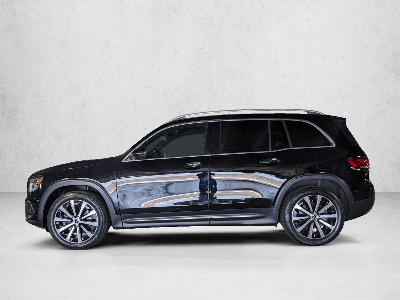 Thumbnail: 2022 Mercedes-Benz GLB - 2