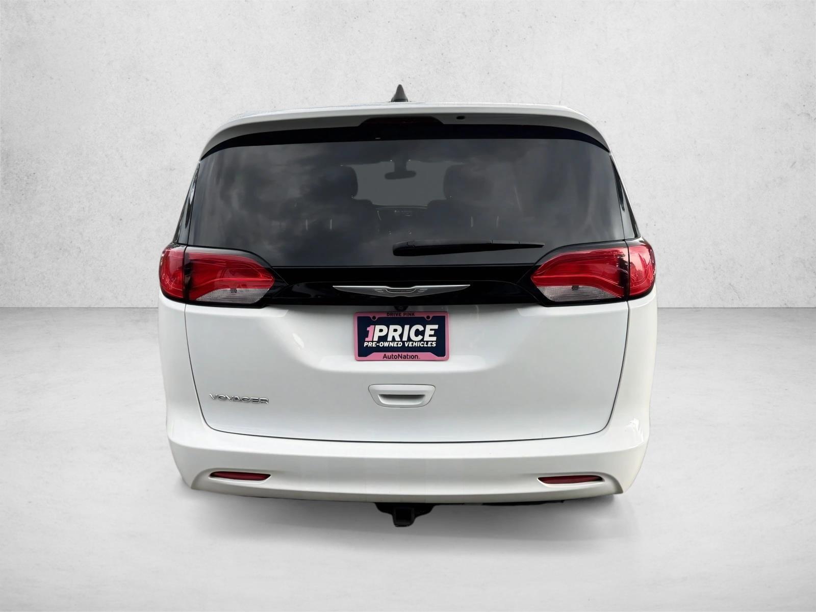 2022 Chrysler Voyager