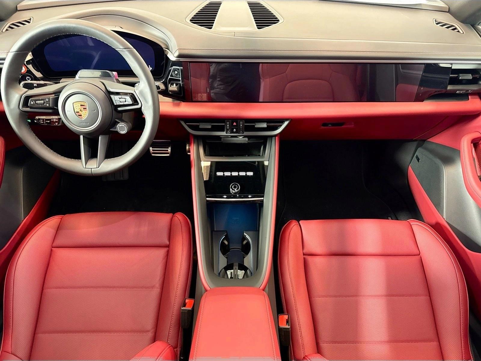 Thumbnail: 2026 Porsche Macan - 4