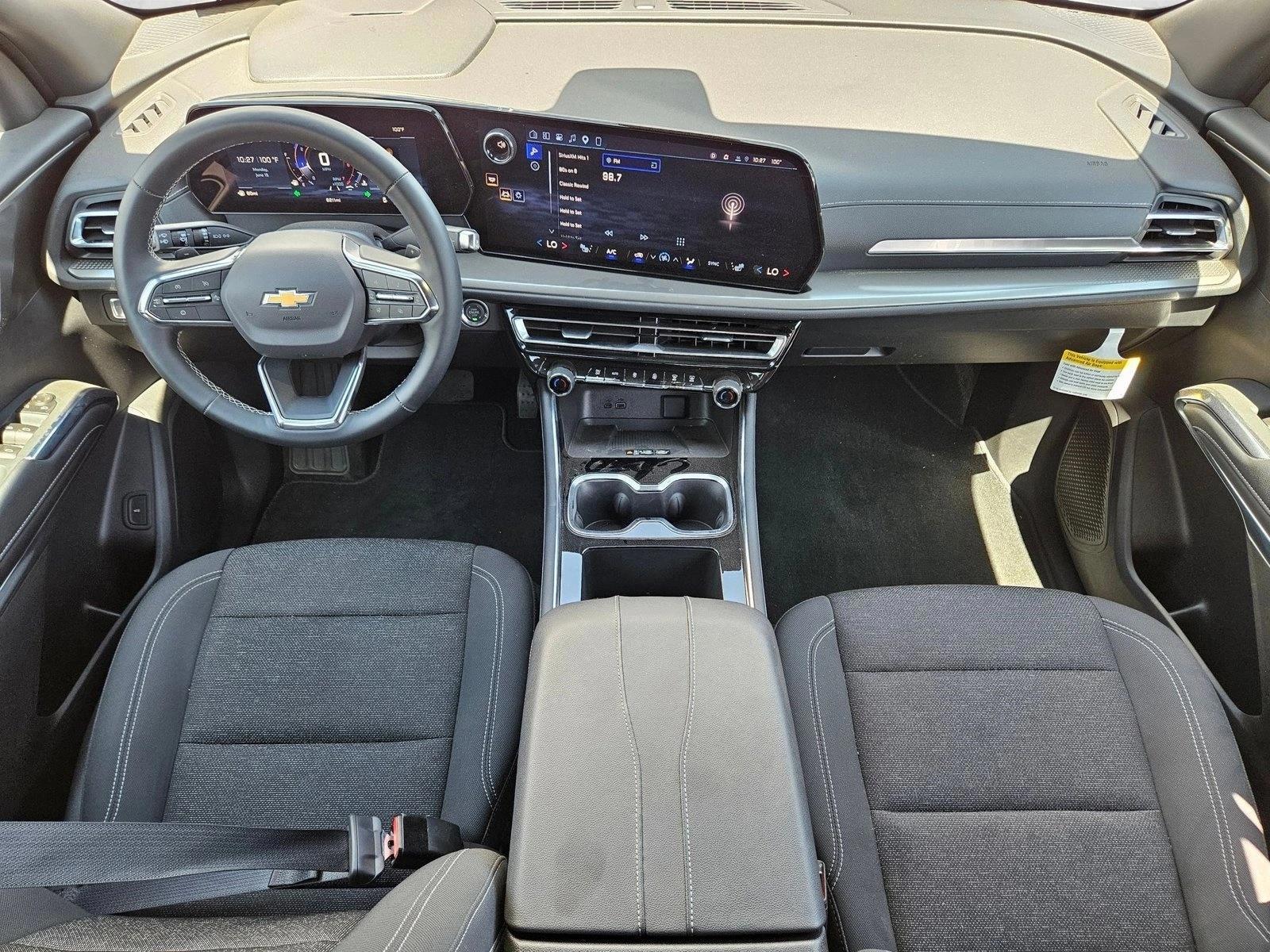 Thumbnail: 2026 Chevrolet Traverse - 4