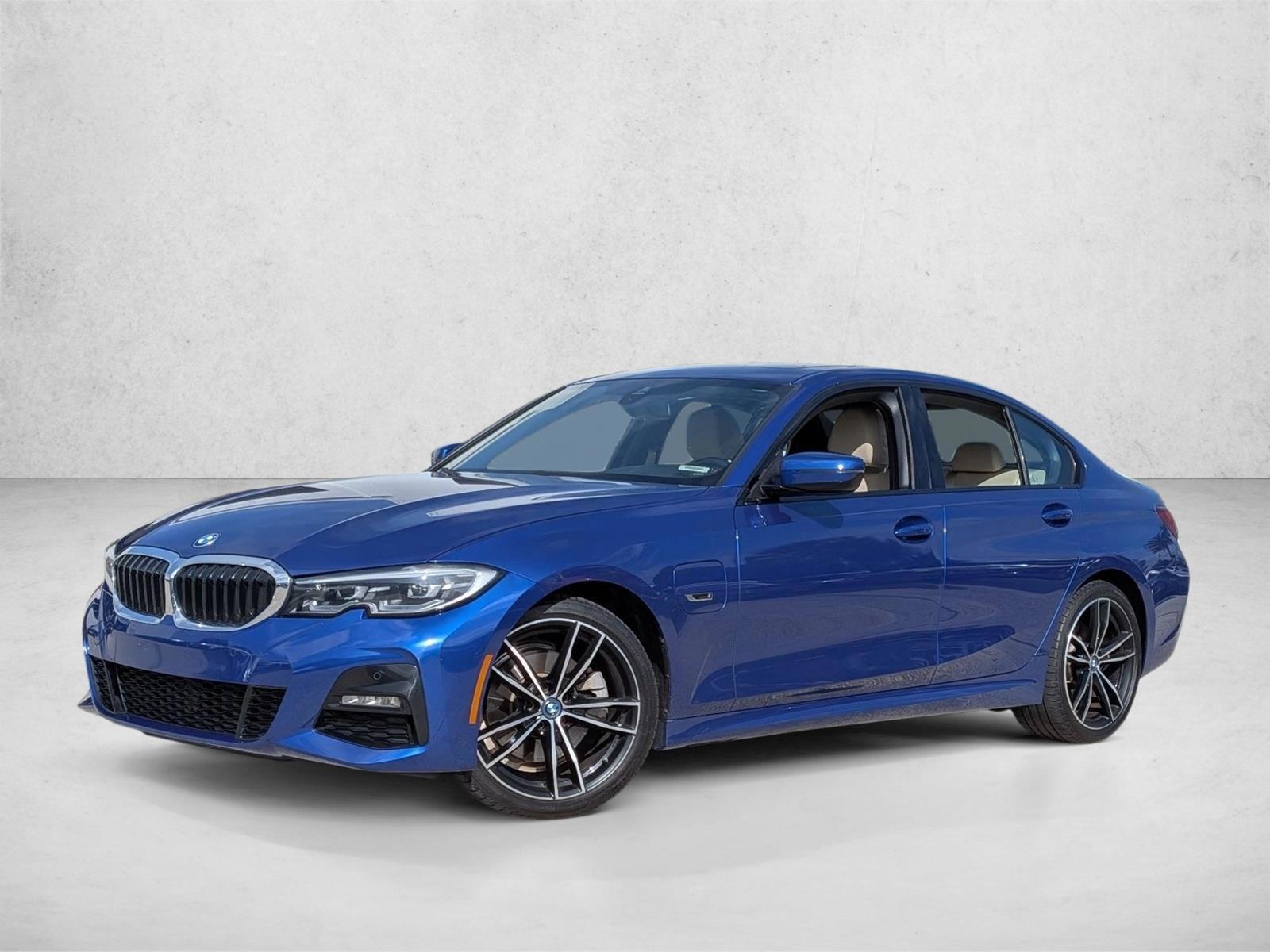 Thumbnail: 2017 BMW 3 Series - 1