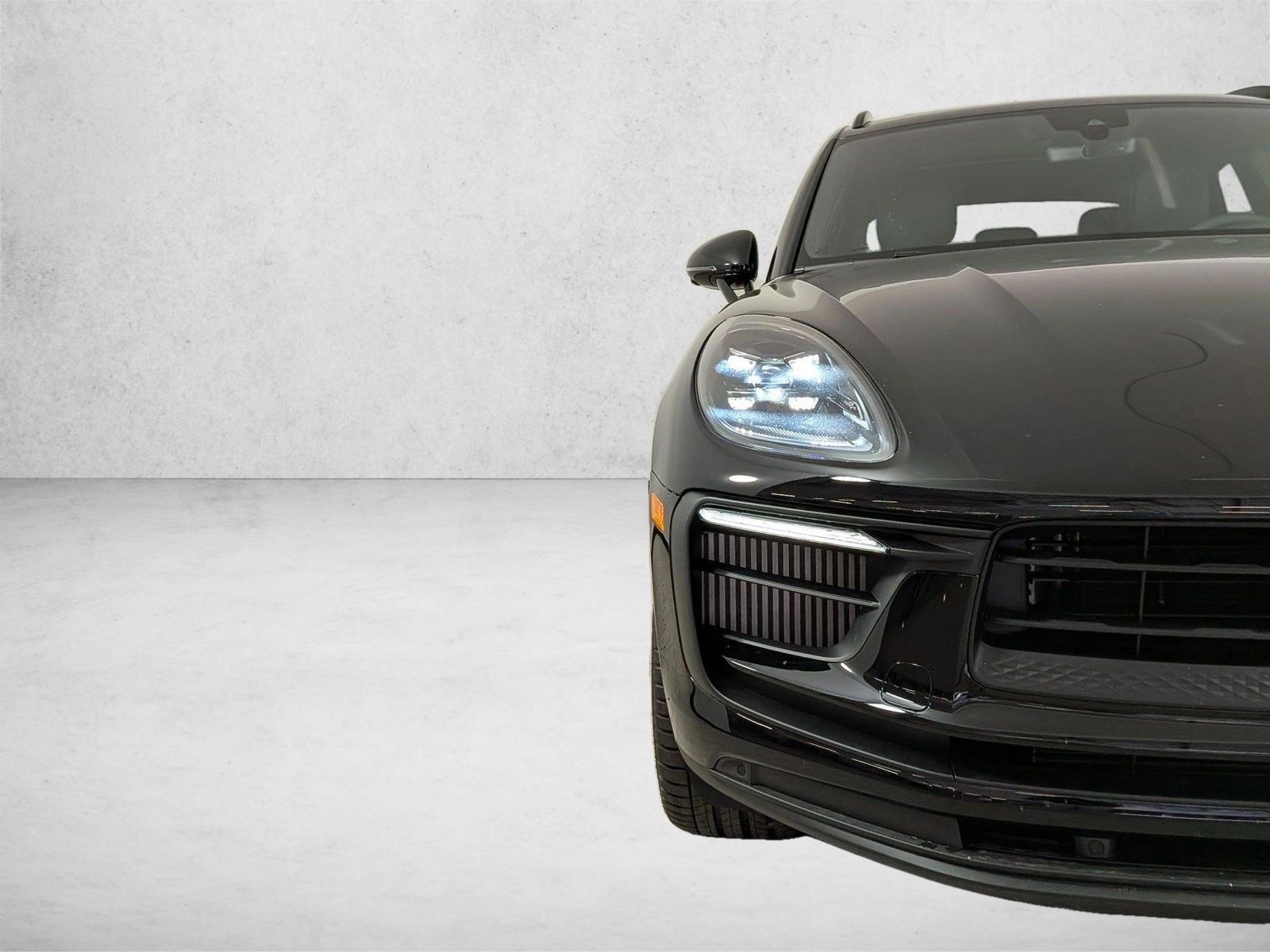 Thumbnail: 2026 Porsche Macan - 2