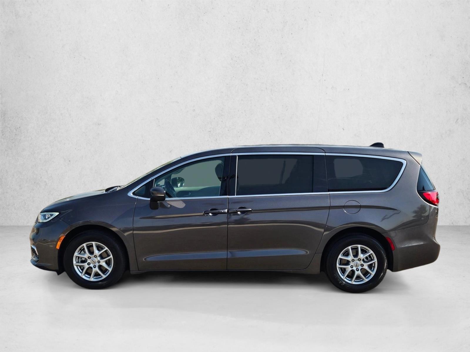 2023 Chrysler Pacifica Touring L - Photo 9