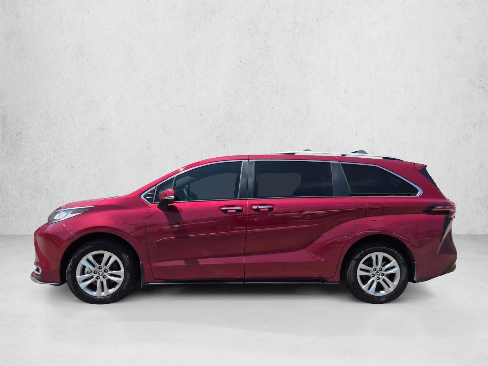 Thumbnail: 2025 Toyota Sienna - 2