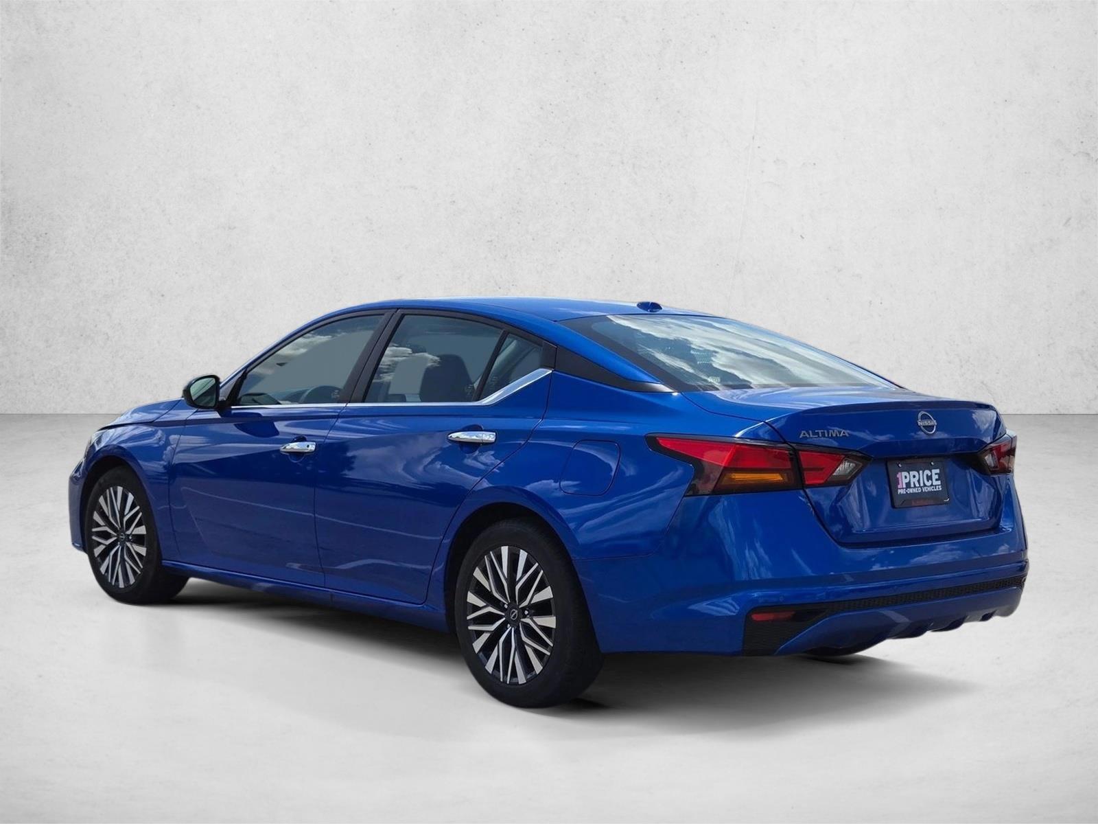 2025 Nissan Altima SV - Photo 8
