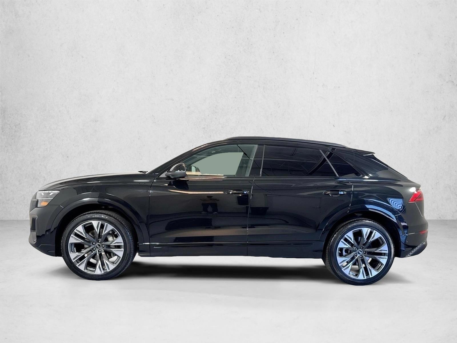 Thumbnail: 2025 Audi Q8 - 2