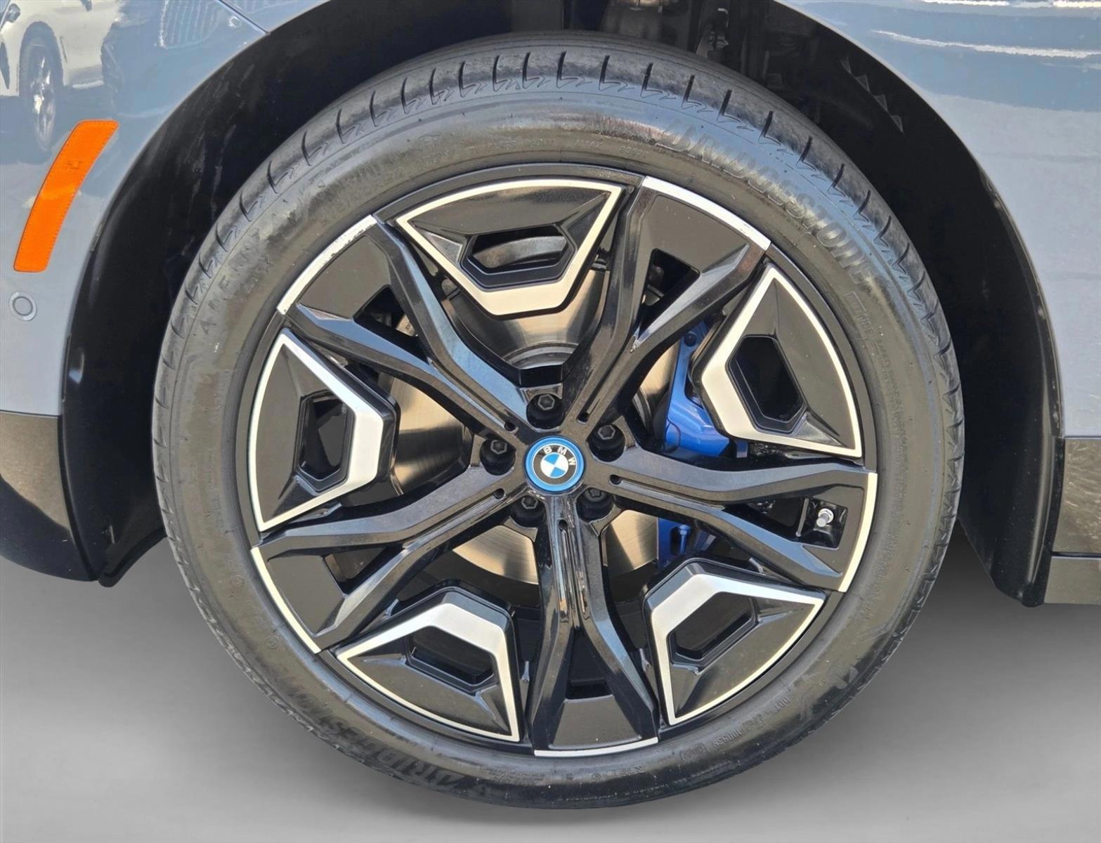 2023 BMW iX Base - Photo 23