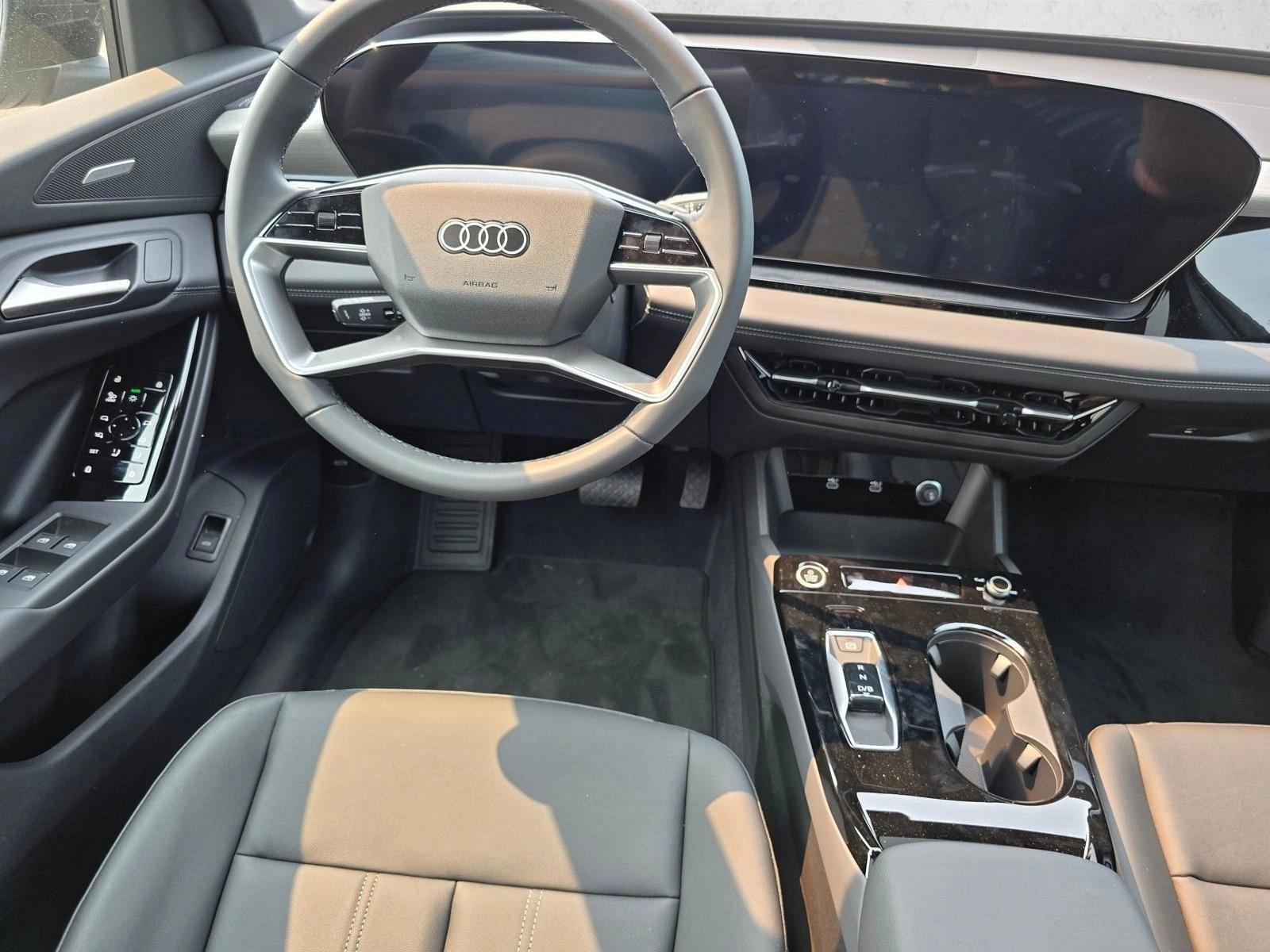 Thumbnail: 2027 Audi Q6 e-tron - 4
