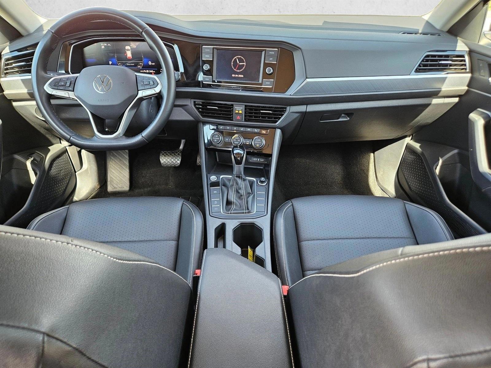 Thumbnail: 2024 Volkswagen Jetta - 3