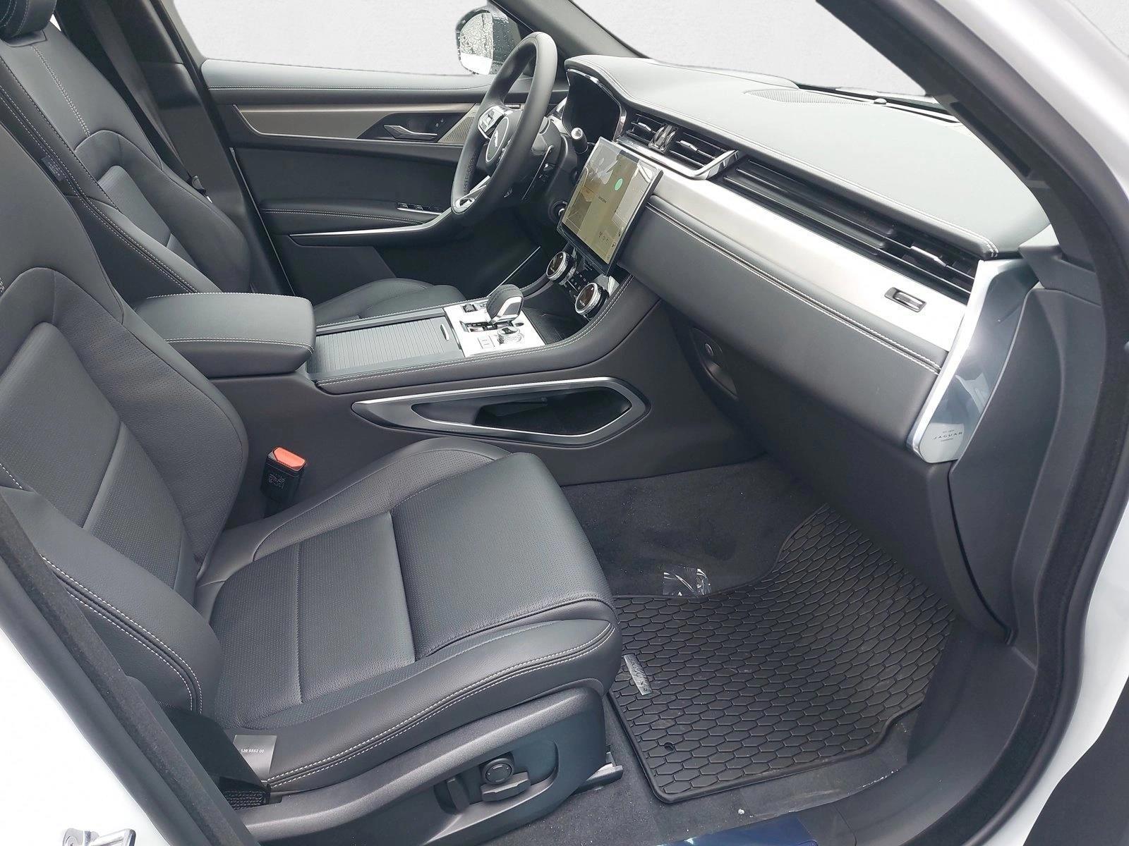 2026 Jaguar F-Pace R-Dynamic S - Photo 6