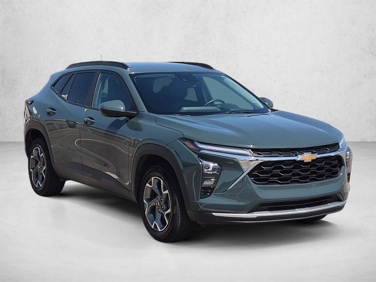 2025 Chevrolet Trax LT - Photo 3