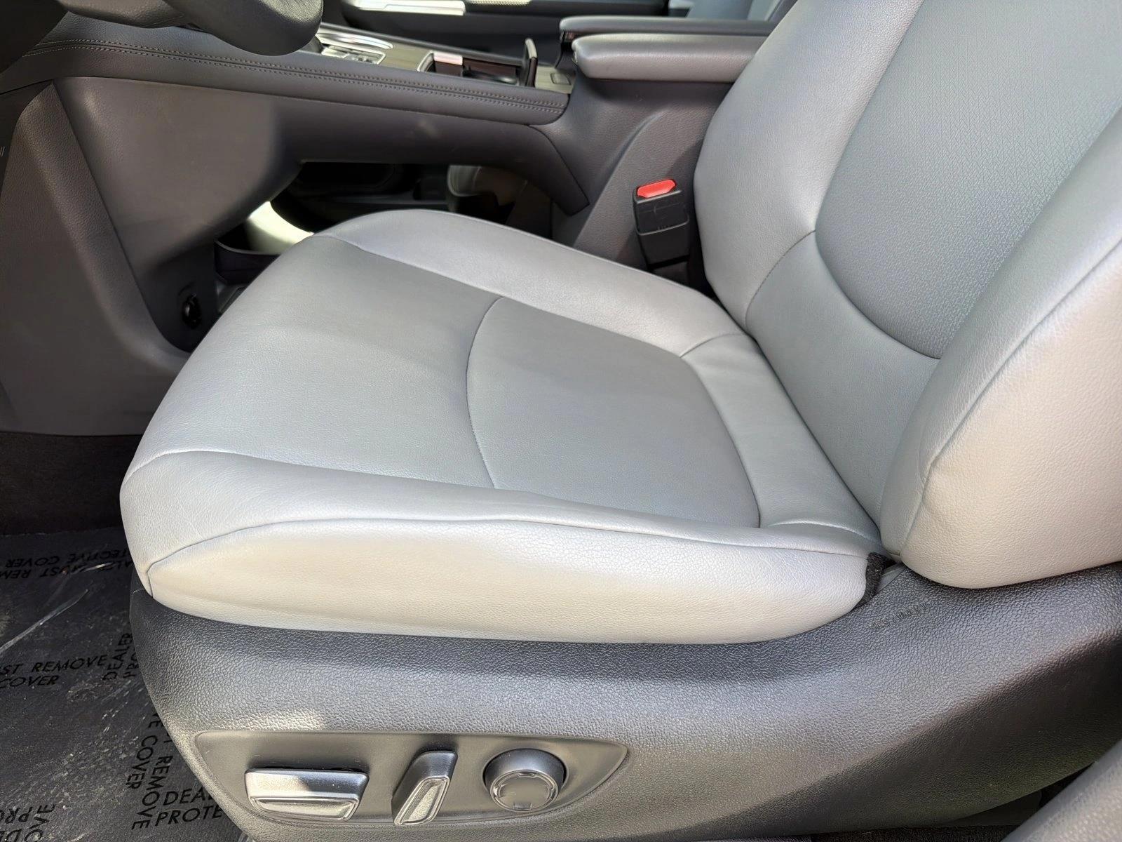 Thumbnail: 2024 Toyota Sienna - 4