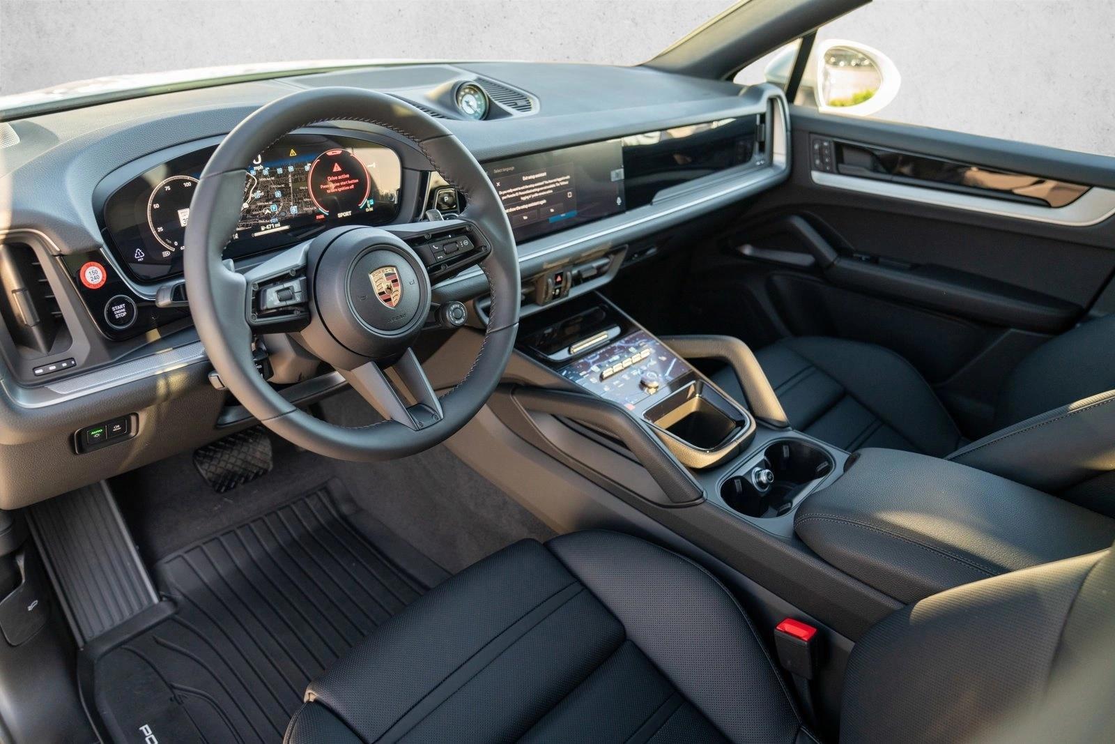 Thumbnail: 2026 Porsche Cayenne - 3