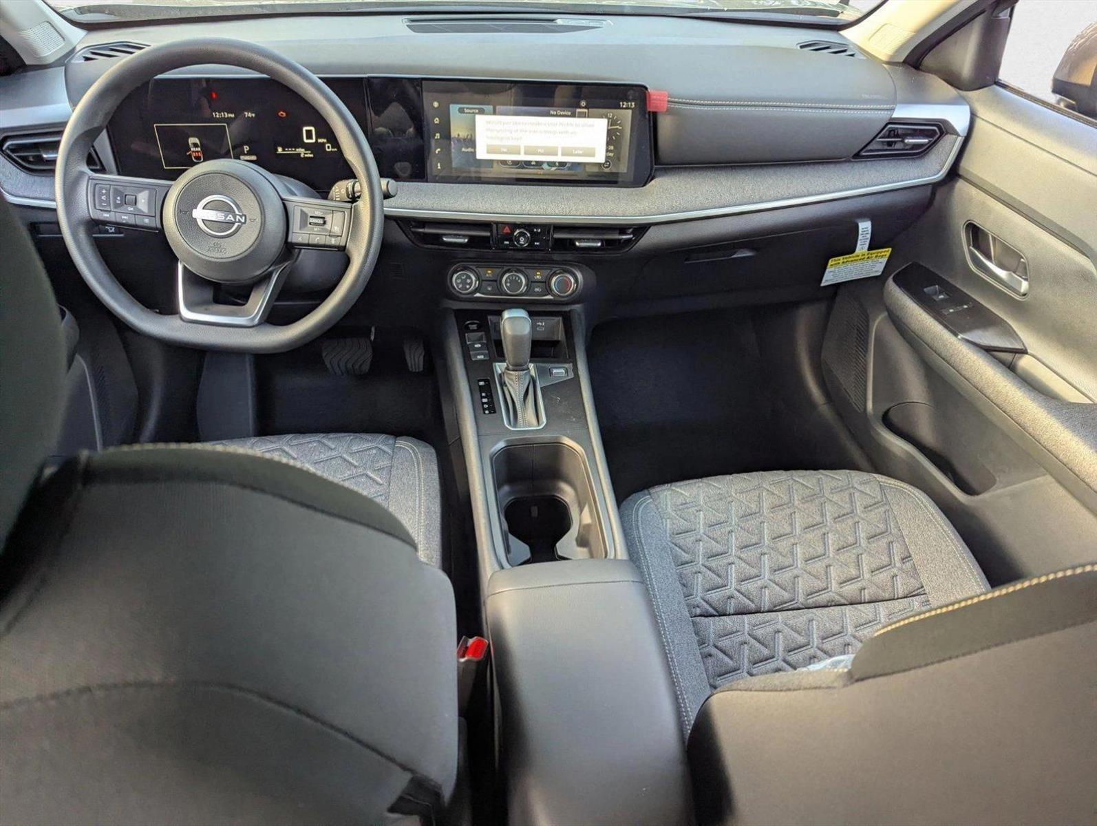 Thumbnail: 2025 Nissan Kicks - 2