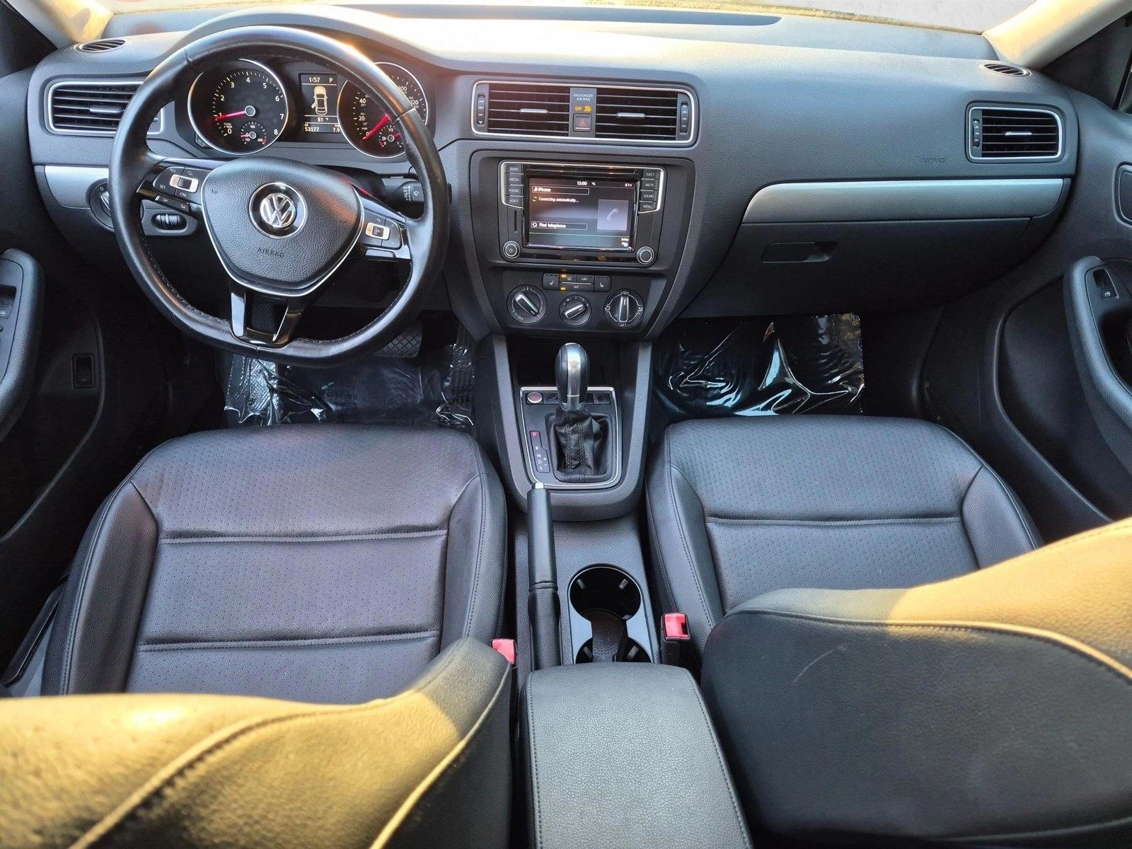 Thumbnail: 2017 Volkswagen Jetta - 4