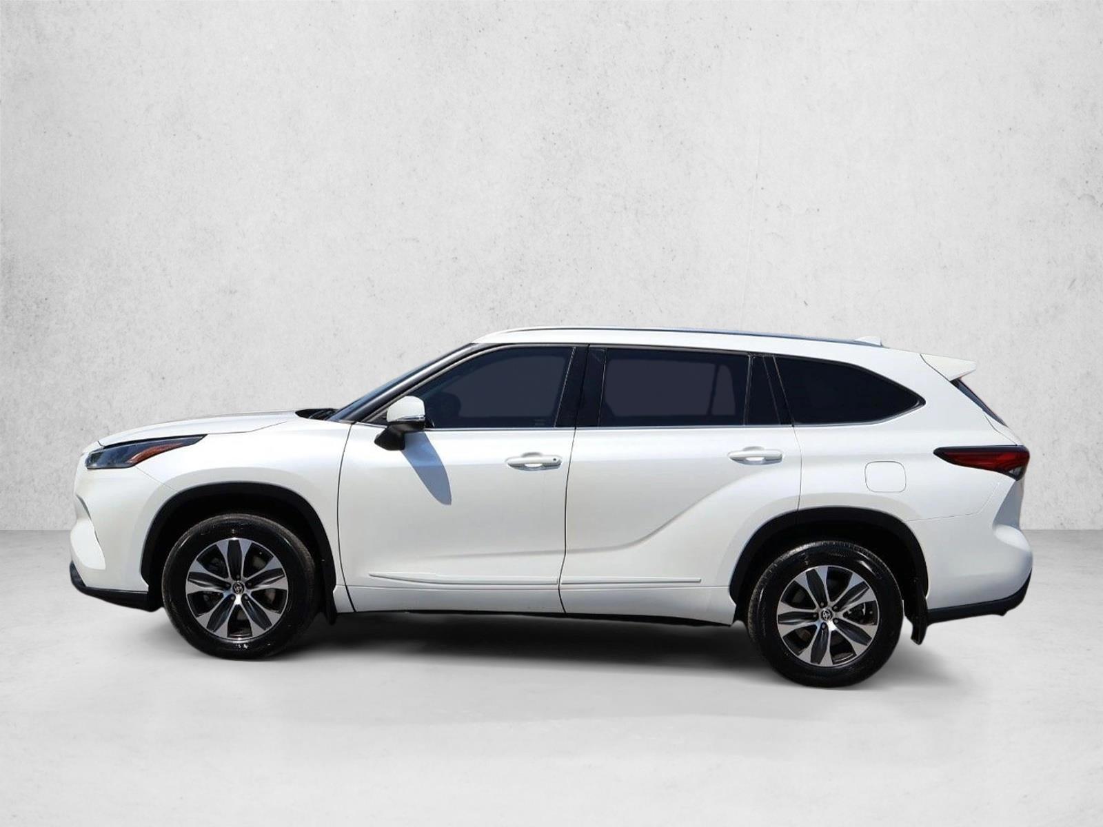 Thumbnail: 2021 Toyota Highlander - 2