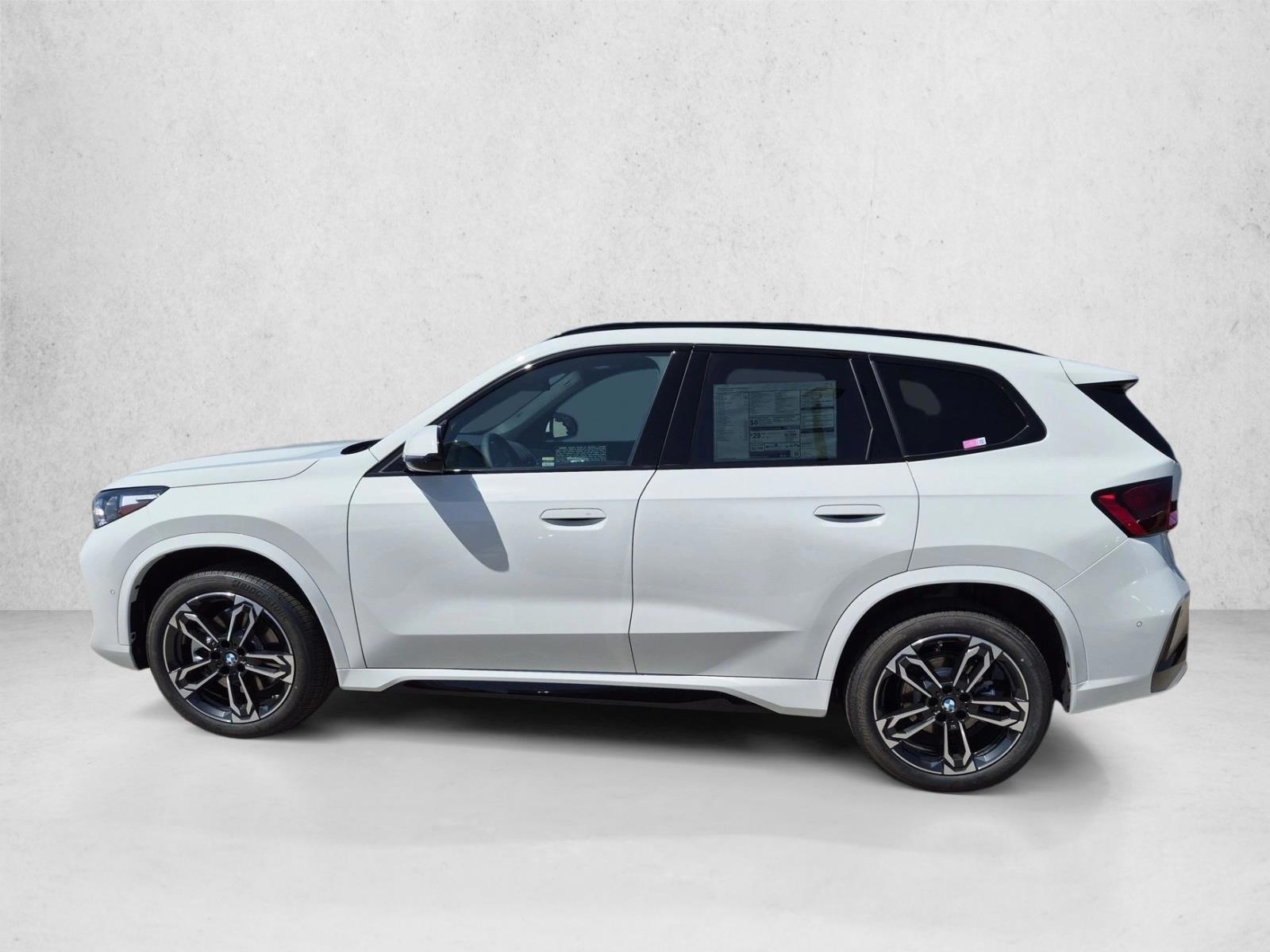 Thumbnail: 2027 BMW X1 - 2