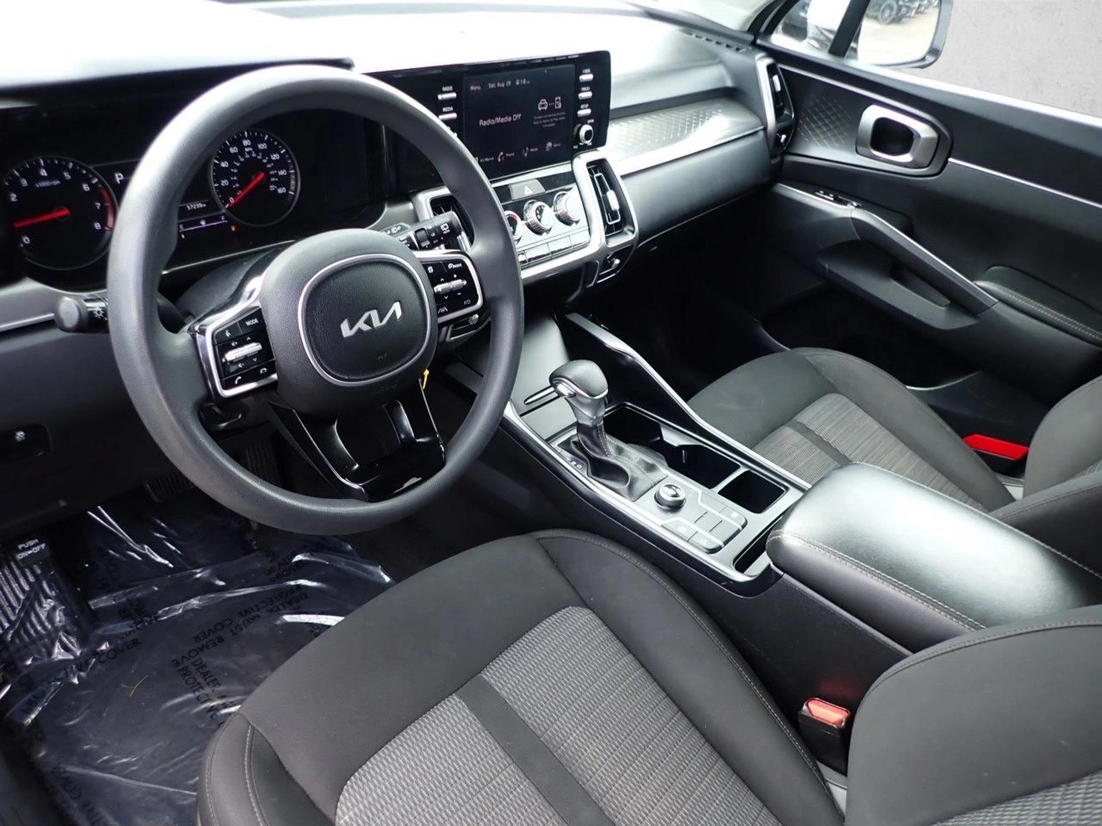 Thumbnail: 2023 Kia Sorento - 3