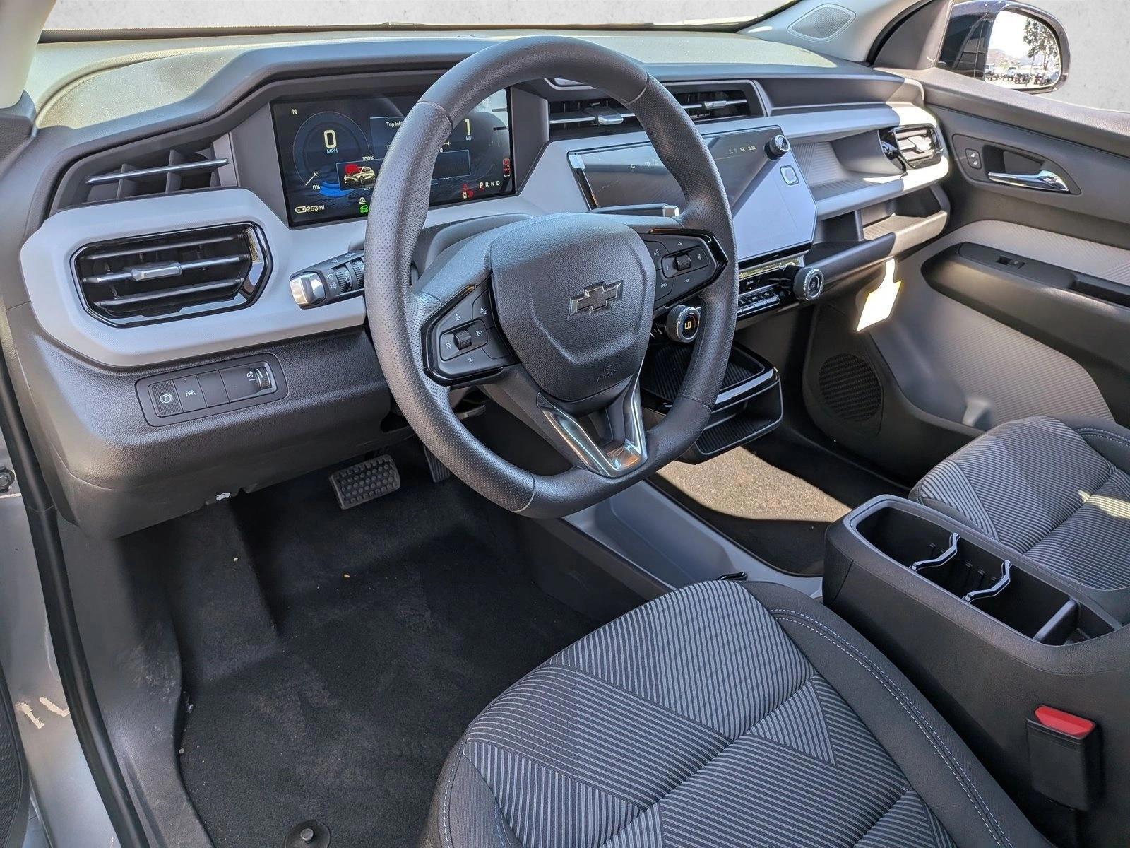 Thumbnail: 2027 Chevrolet Bolt EV - 3