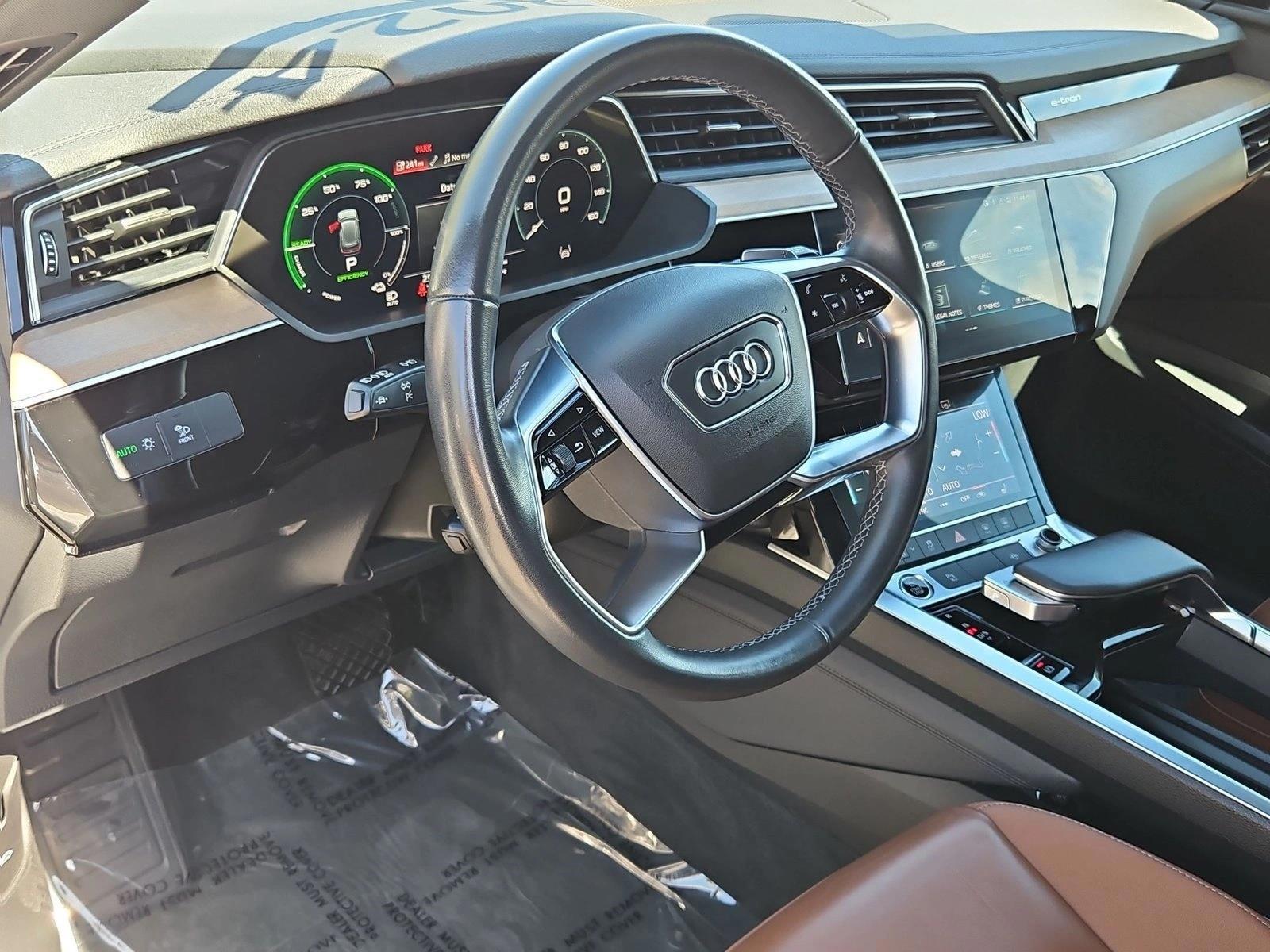 Thumbnail: 2024 Audi Q8 e-tron - 3