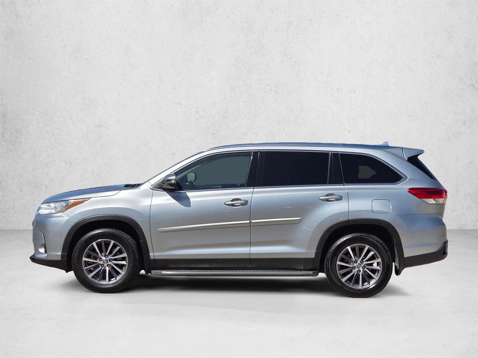 Thumbnail: 2019 Toyota Highlander - 2