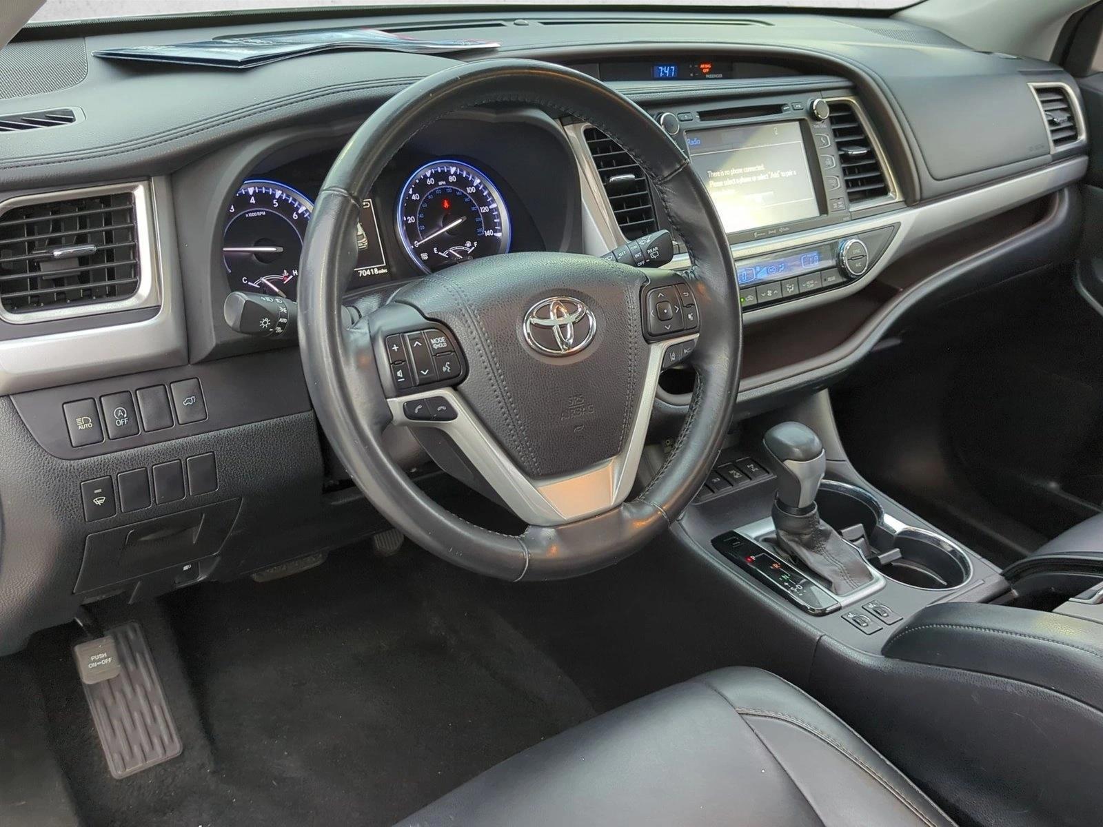Thumbnail: 2017 Toyota Highlander - 3