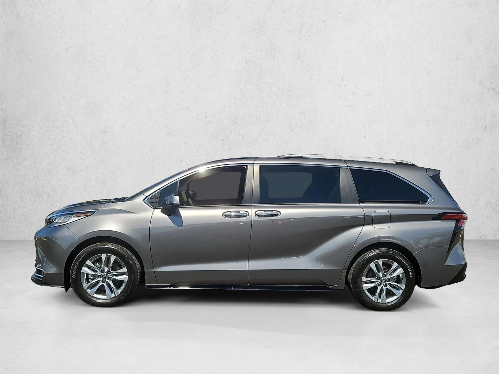 Thumbnail: 2026 Toyota Sienna - 2