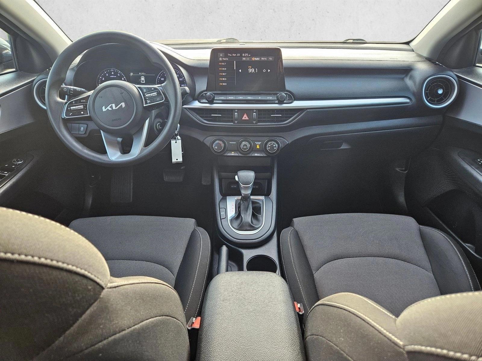 Thumbnail: 2022 Kia Forte - 3