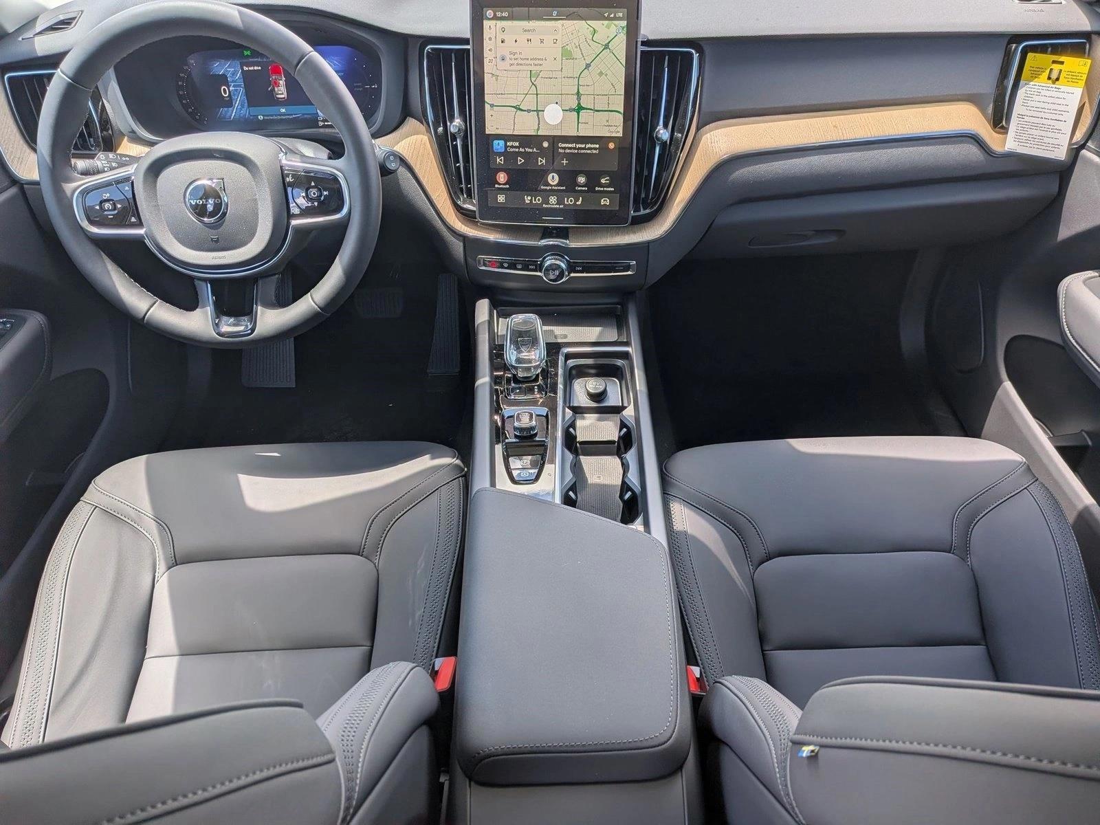 Thumbnail: 2026 Volvo XC60 - 4