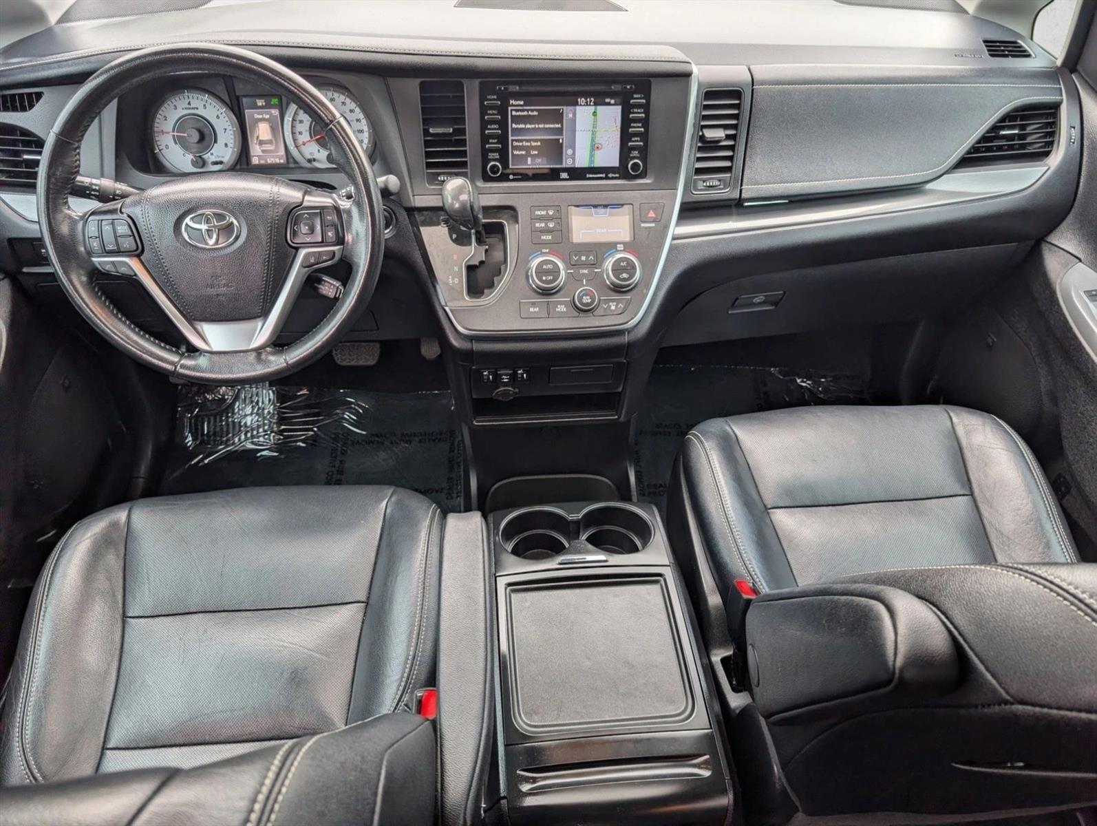 Thumbnail: 2019 Toyota Sienna - 3