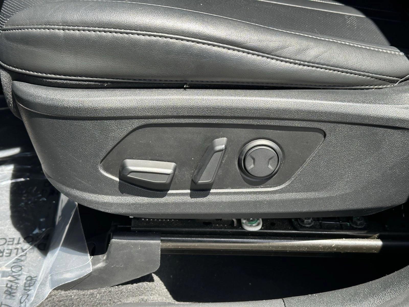Thumbnail: 2023 Kia Sorento - 5