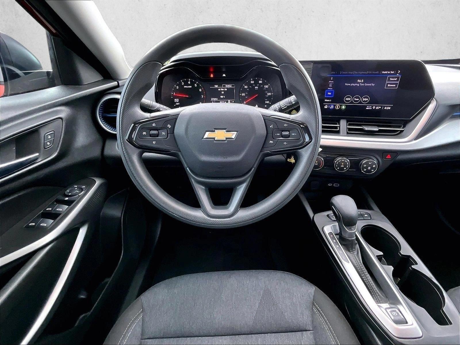 Thumbnail: 2024 Chevrolet Trax - 3