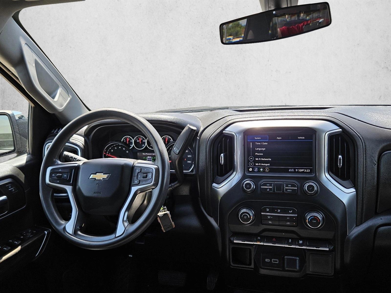 Thumbnail: 2020 Chevrolet Silverado 1500 - 3