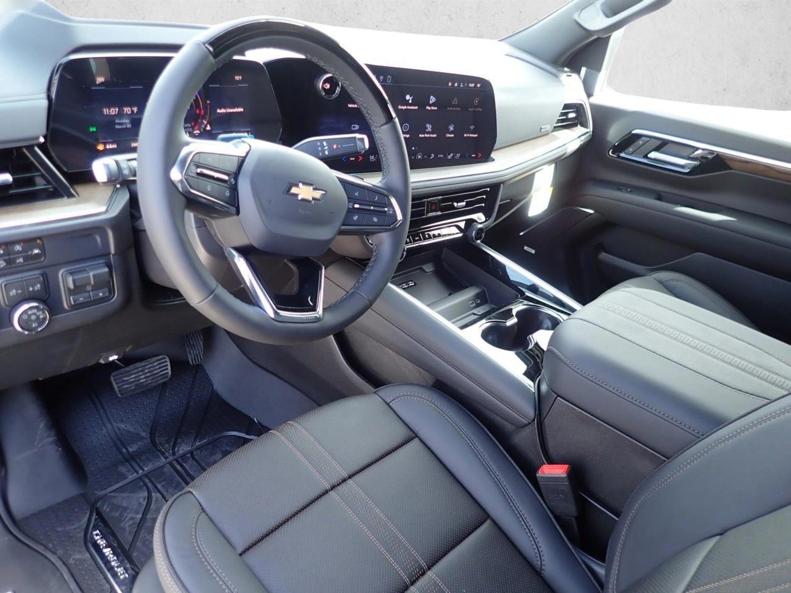 Thumbnail: 2026 Chevrolet Suburban - 3