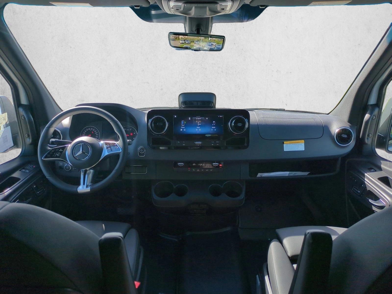 Thumbnail: 2026 Mercedes-Benz Sprinter - 4