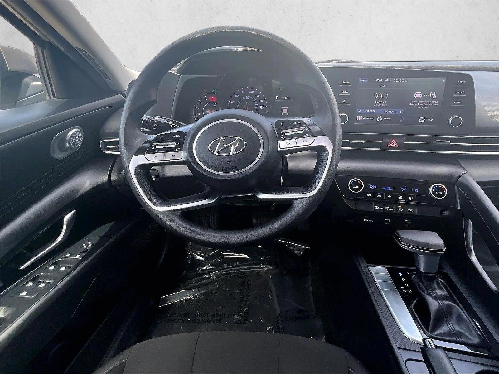 Thumbnail: 2022 Hyundai Elantra - 3
