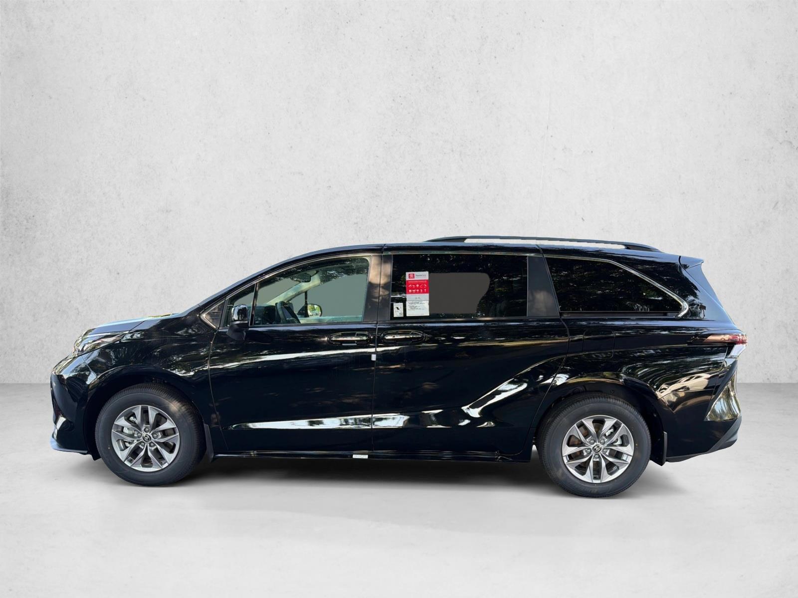 Thumbnail: 2026 Toyota Sienna - 2