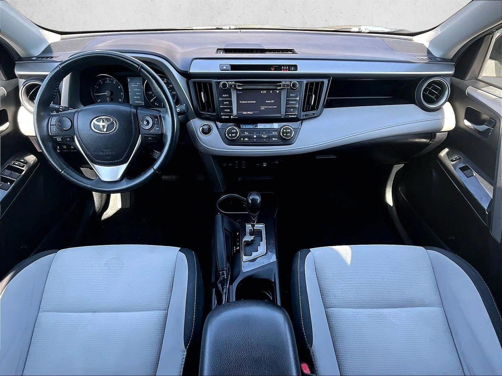 Thumbnail: 2018 Toyota RAV4 - 3