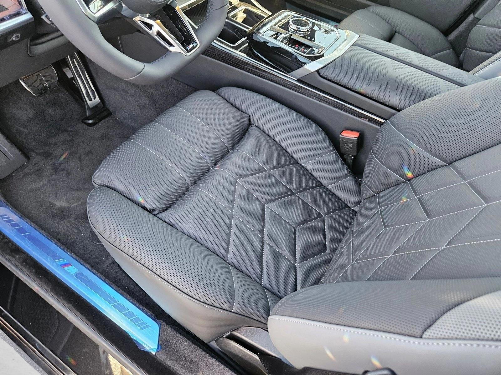 Thumbnail: 2026 BMW 7 Series - 4
