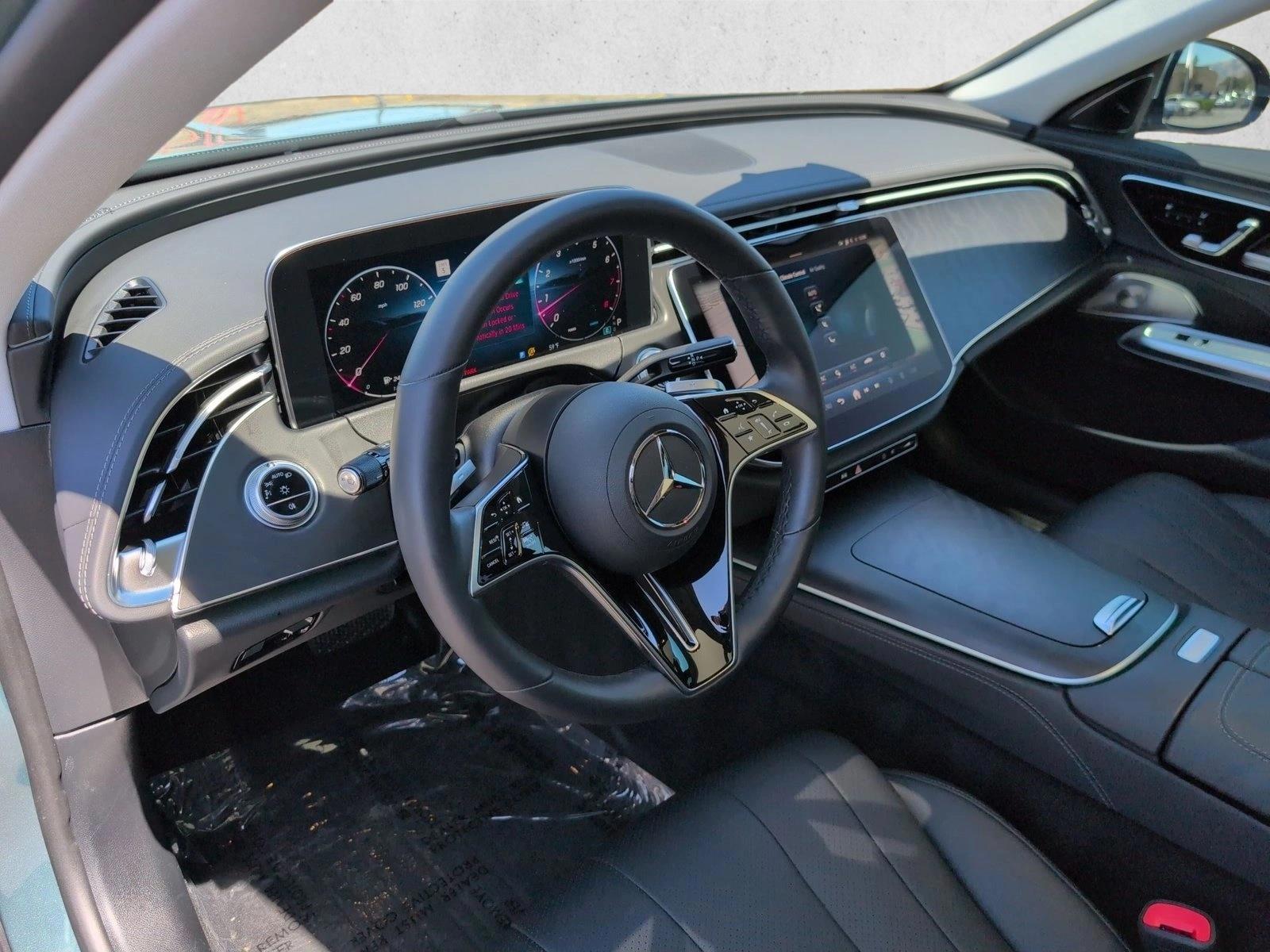 Thumbnail: 2025 Mercedes-Benz E-Class - 3