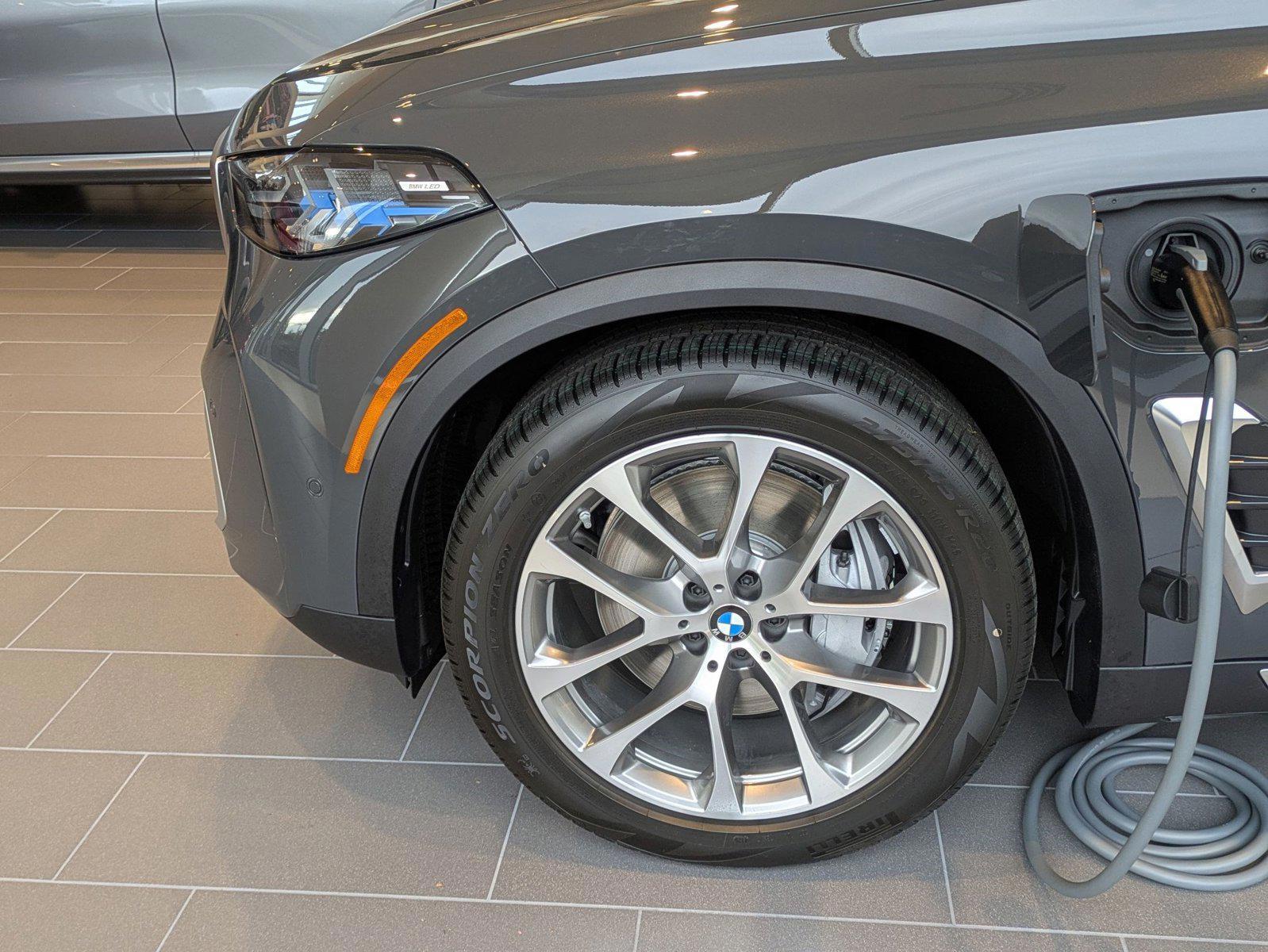 2026 BMW X5 50e - Photo 10