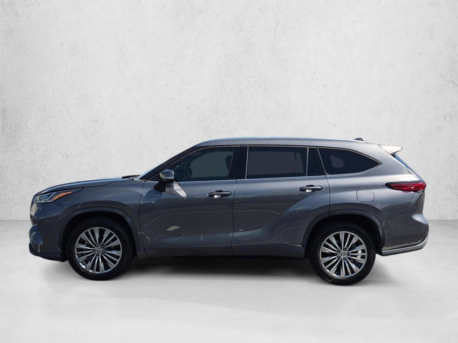 Thumbnail: 2021 Toyota Highlander - 3
