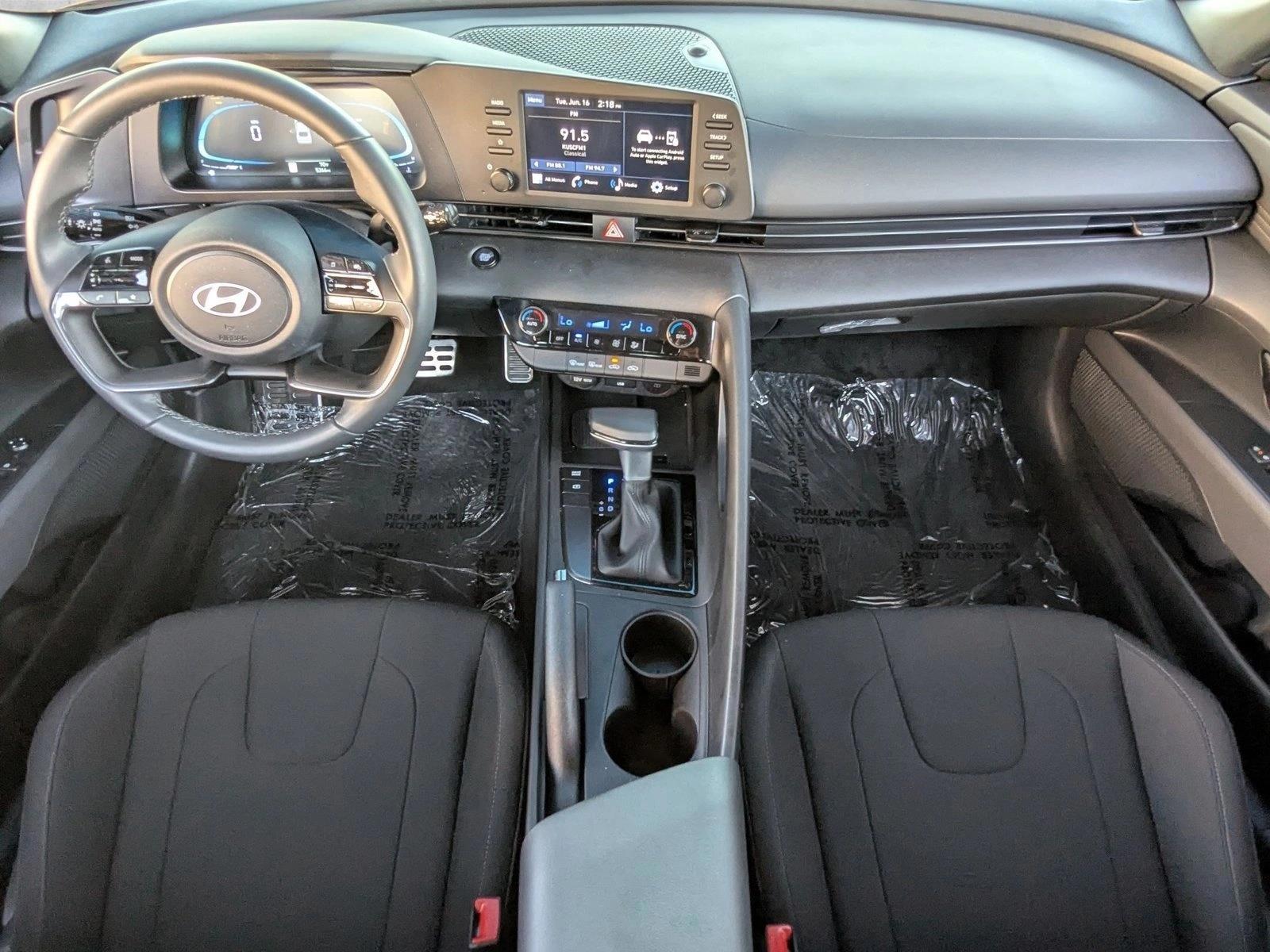 Thumbnail: 2025 Hyundai Elantra - 4