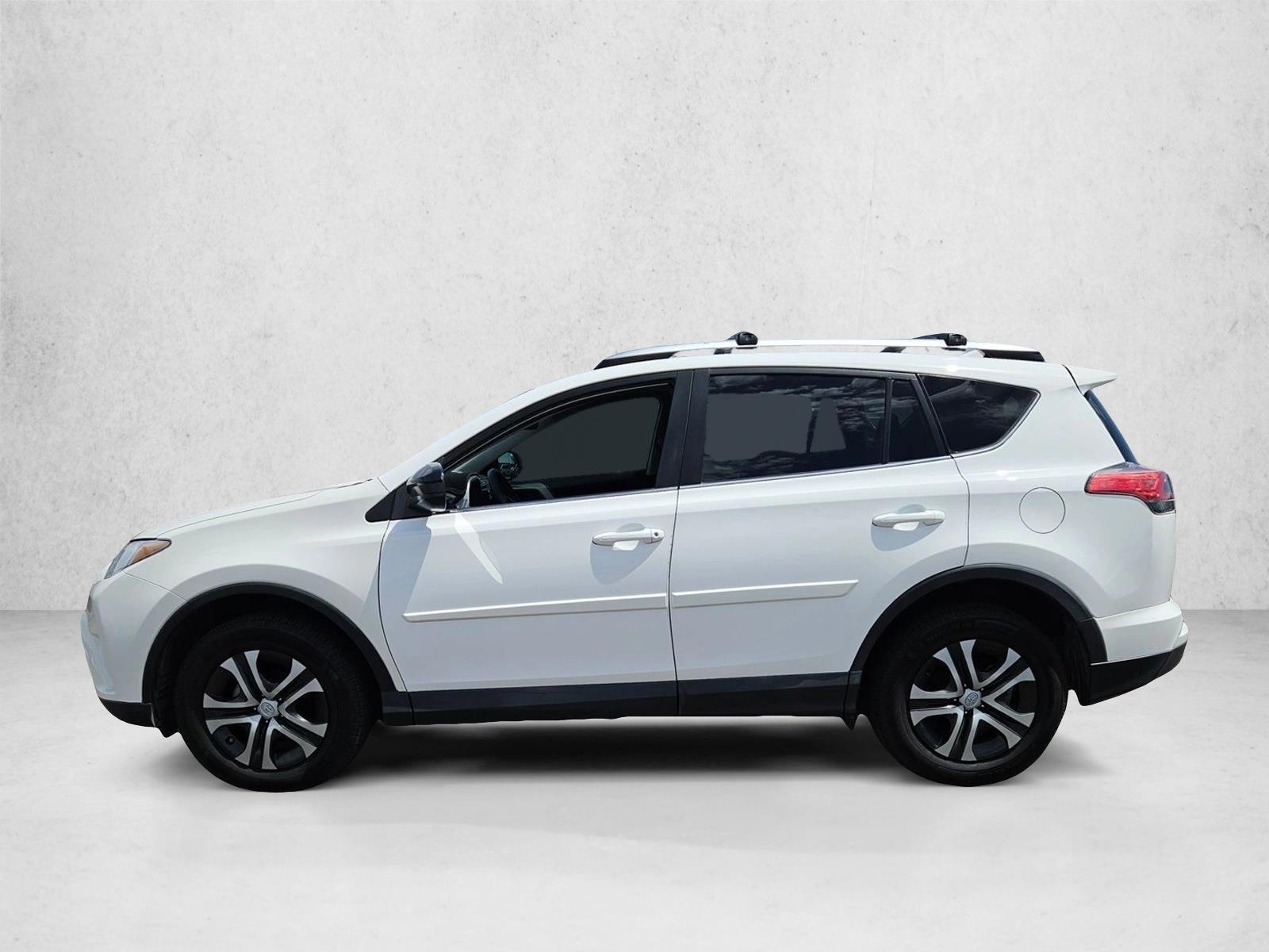 Thumbnail: 2016 Toyota RAV4 - 2