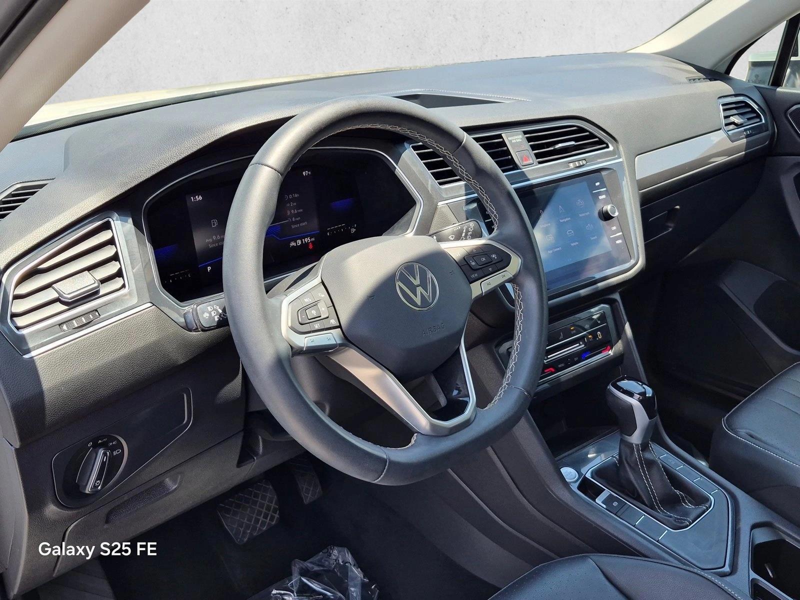 Thumbnail: 2023 Volkswagen Tiguan - 3