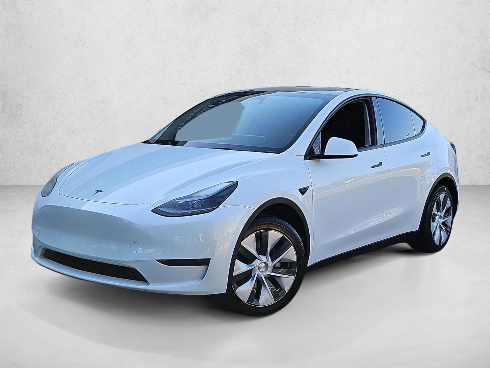 2024 Tesla Model Y Long Range Rear Wheel Drive's photo